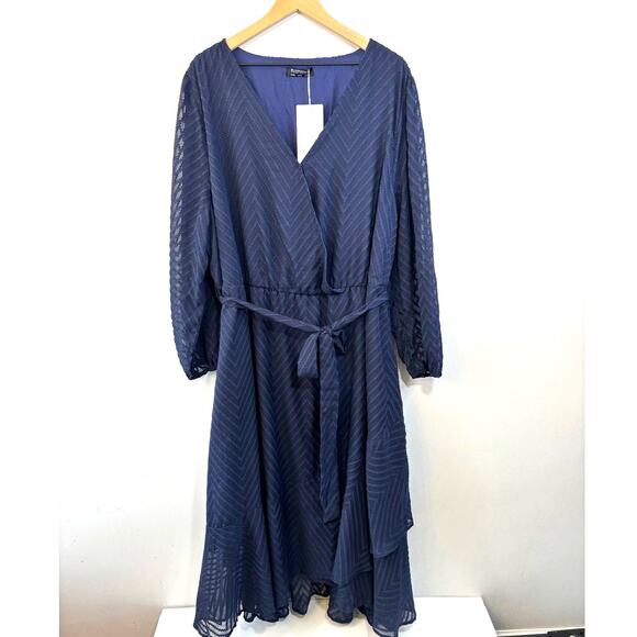 BloomChic Navy Geometric Wrap with Tie Midi Long Sleeve Dress NWT Size 26 4X - Picture 3 of 8